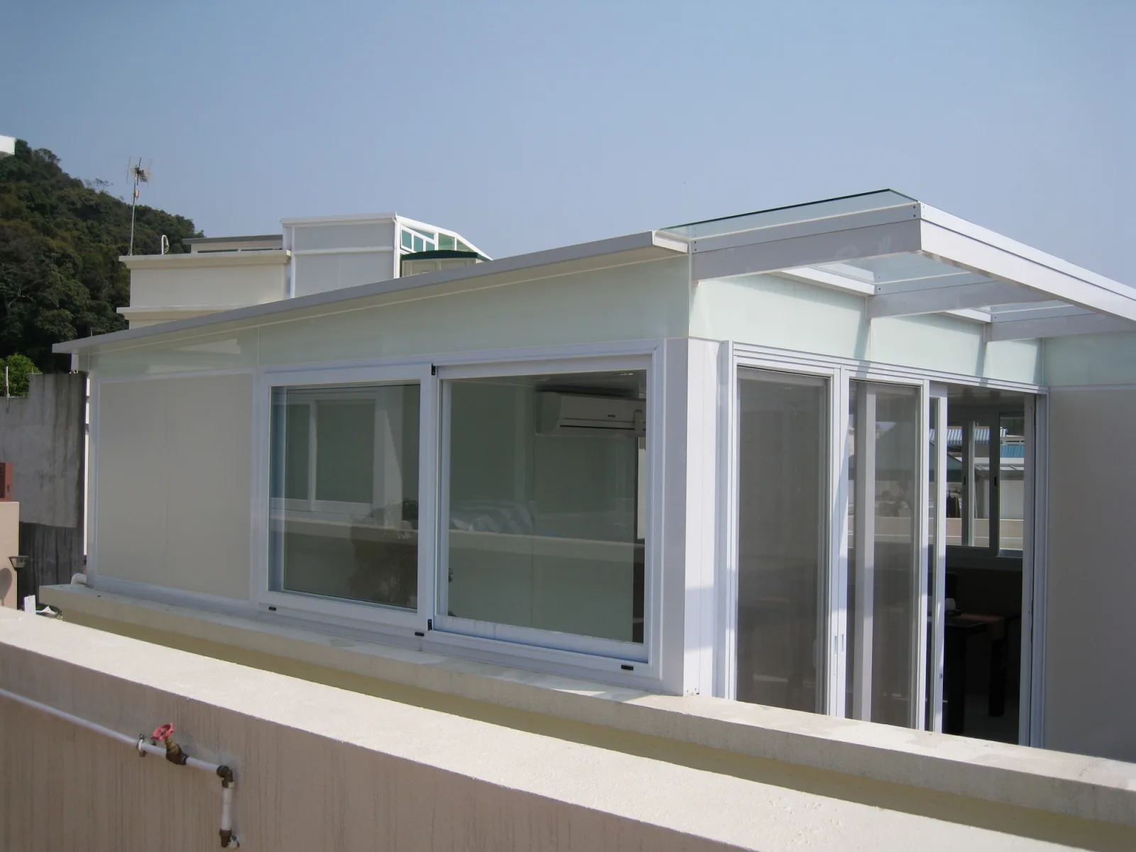 Clear Water Bay — Glass Houses & Cabins