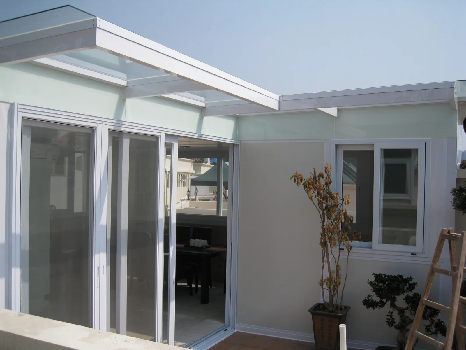 Clear Water Bay — Glass Houses & Cabins