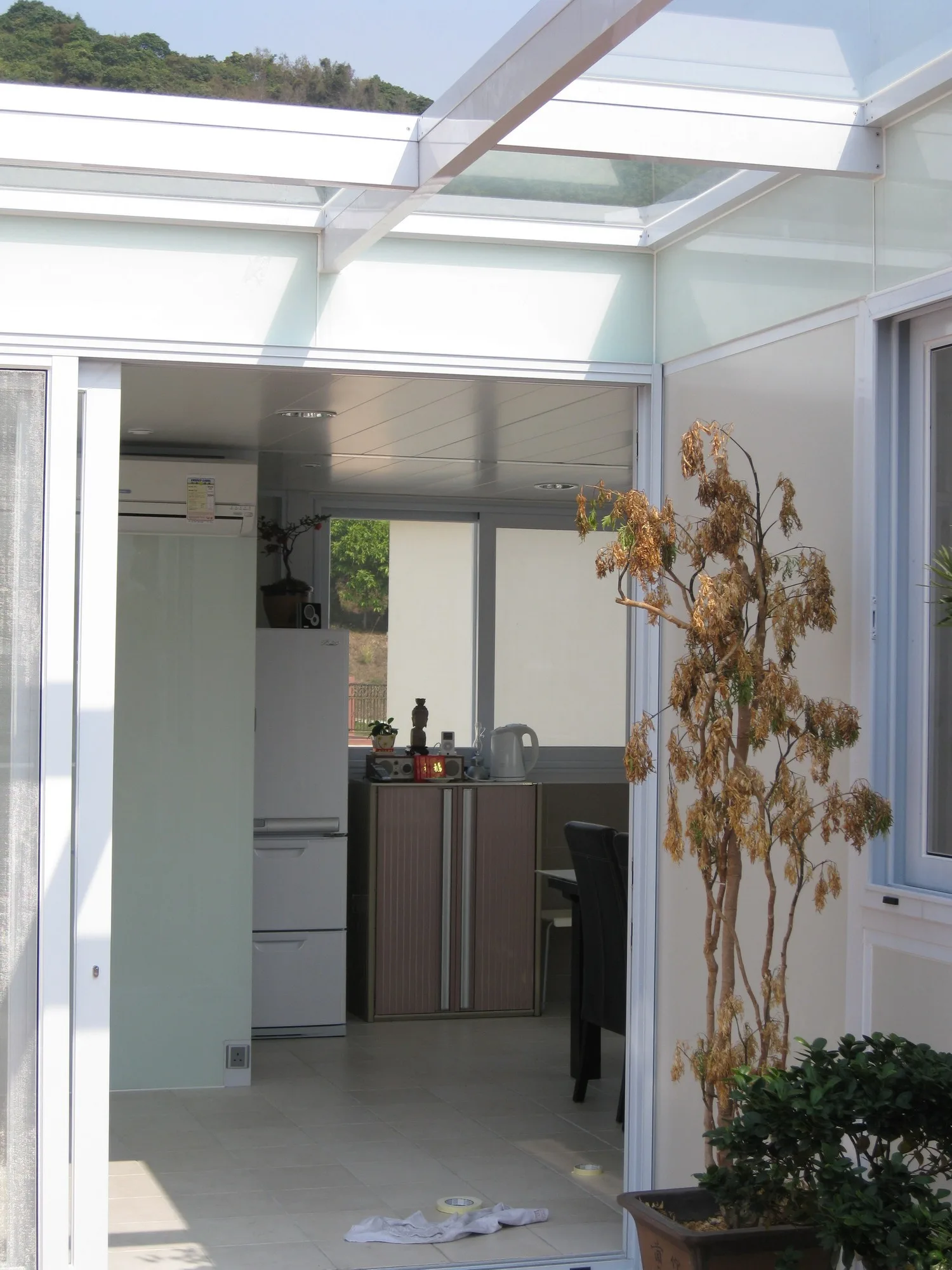 Clear Water Bay — Glass Houses & Cabins