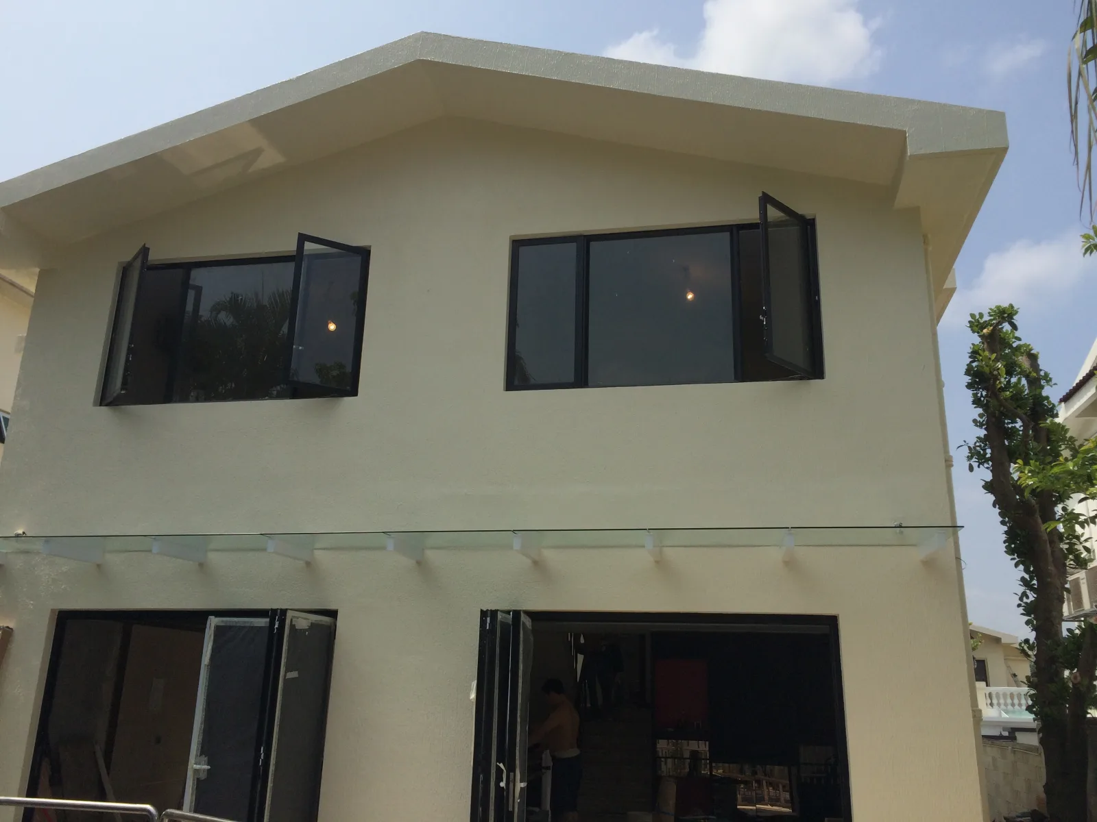 Aluminium windows and folding doors — Aluminium Windows & Doors