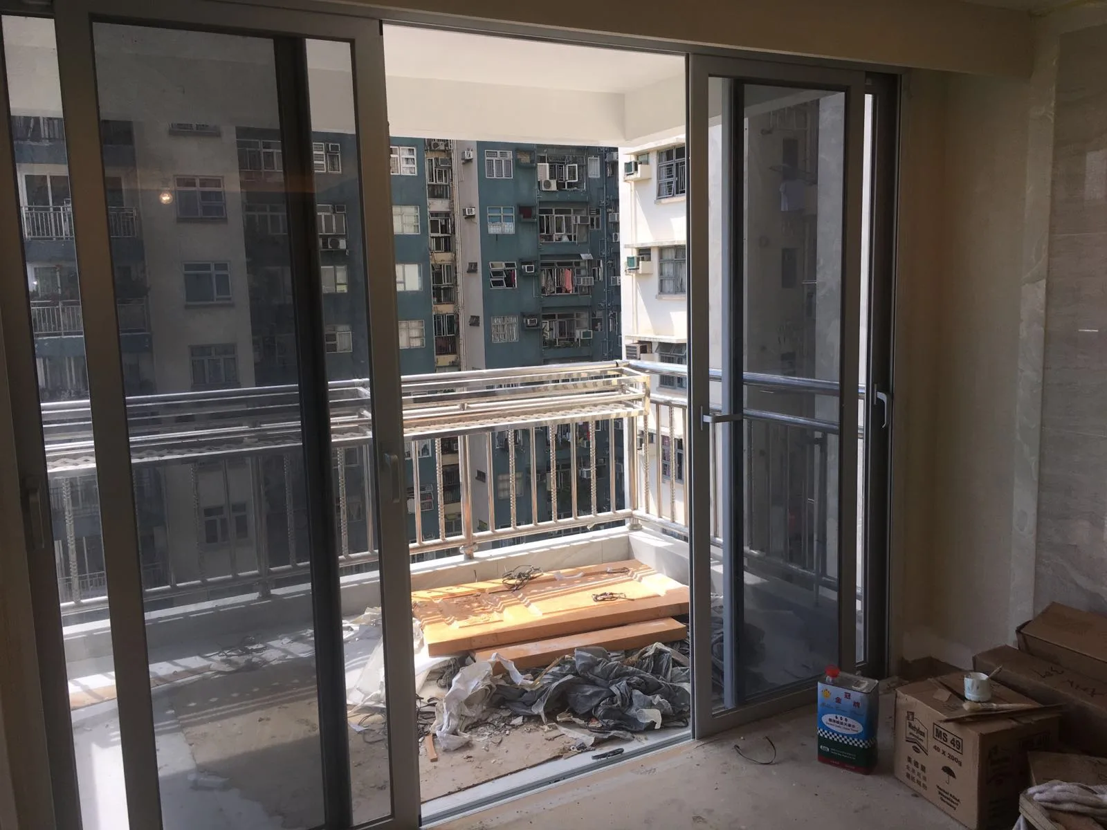 Sliding doors in Mei Foo Sun Chuen — Aluminium Windows & Doors