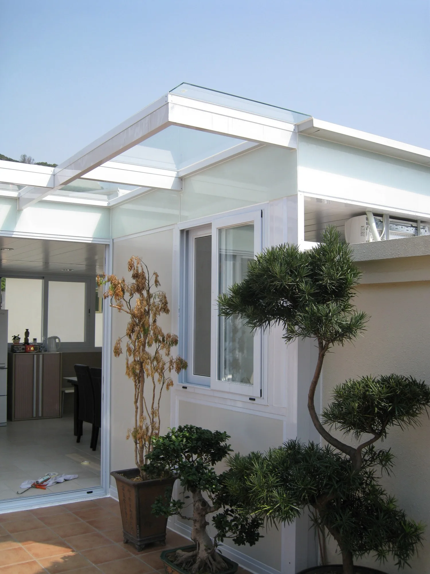 Clear Water Bay — Glass Houses & Cabins
